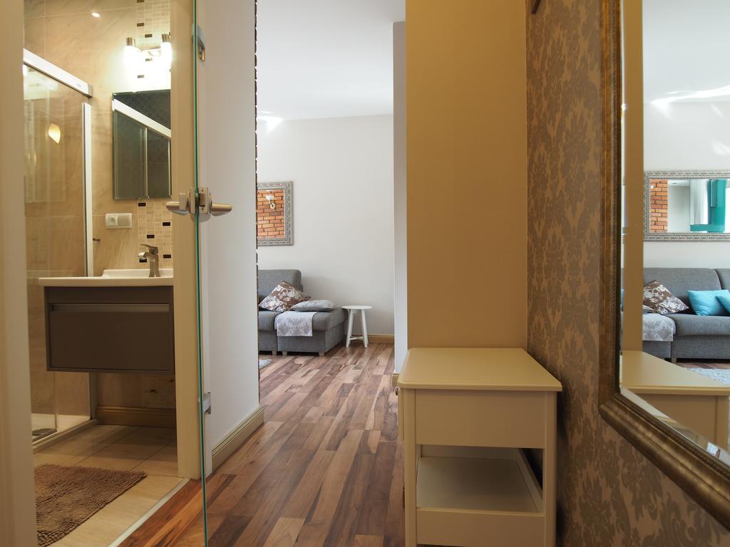 Grand-Tourist Trident Apartments กดัญสก์ ภายนอก รูปภาพ