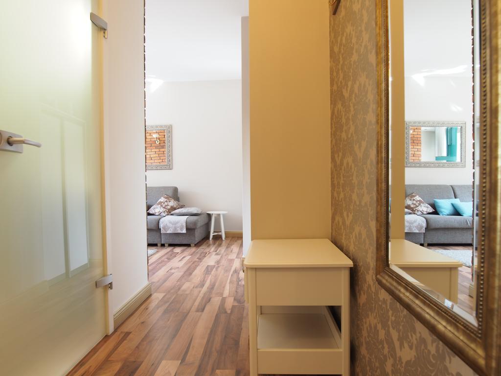 Grand-Tourist Trident Apartments กดัญสก์ ภายนอก รูปภาพ