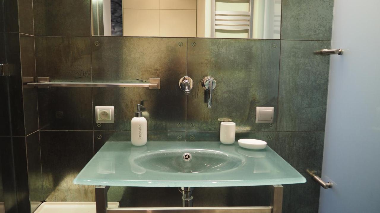 Grand-Tourist Trident Apartments กดัญสก์ ภายนอก รูปภาพ