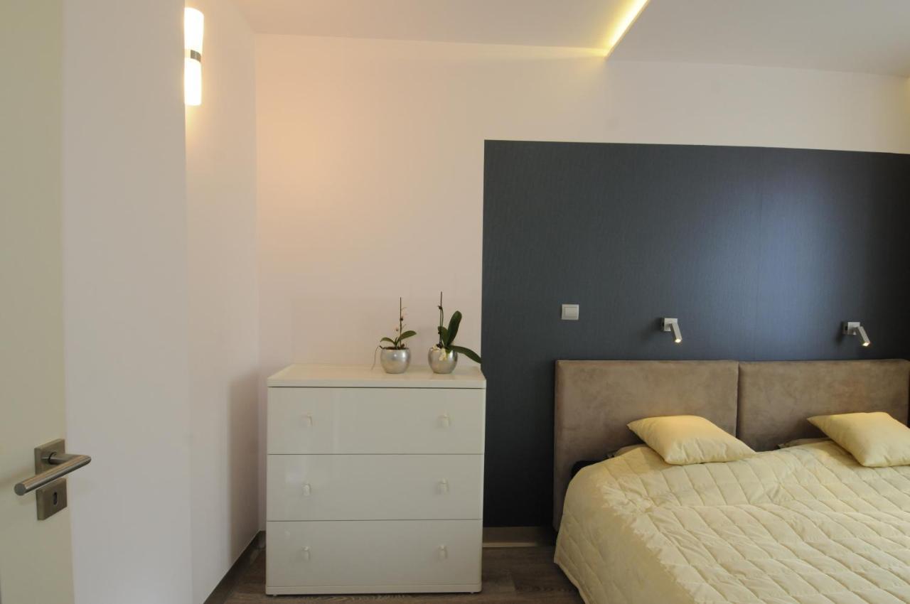Grand-Tourist Trident Apartments กดัญสก์ ภายนอก รูปภาพ